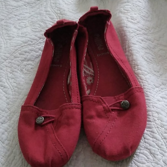 Red canvas flats - Picture 2 of 3